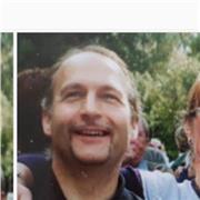 Erfahrener Nachhilfelehrer hilft in Deutsch und Englisch sowie in den MINT Fächern. Außerdem bin ich auch für Fragen erreichbar